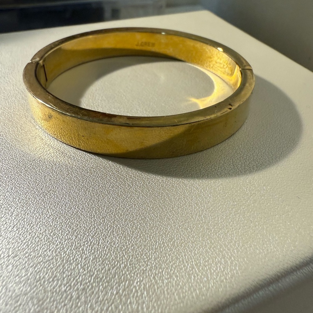J. CREW Yellow and Gold Bangle Bracelet
PRE OWN CONDITION
